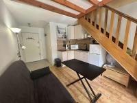 Studio mezzanine avec terrasse à Saint-Aygulf, proche plage - FR-1-226A-207 - Chambres d’hôtes Fréjus