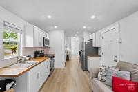 The Duke- Decatur Family Tiny Home - B&B Decatur