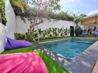 Villa A La Cool Seminyak - B&B Seminyak