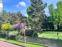 Adrien & Minmin's cozy home, 15 minutes to Paris - B&B Choisy-le-Roi