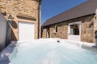 Country Cottage with Hot Tub - pre-heated for your arrival - Chambres d’hôtes Buxton
