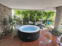 Pieds dans l'eau Terrace, Spa & Cactus - B&B