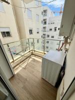 Appartement moderne à l Aouina avec WiFi parking et proche aéroport Tunis Carthage - Chambres d’hôtes