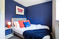 Comfy 3BR City Home - Near Deansgate - Perfect for Work, Leisure & Stadium Visits with Parking - Bed and Breakfast Manchester