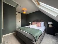 Charming cottage in WINDSOR - WALK TO CASTLE &SHOPS! - By Tempstay - Ferienwohnung Windsor