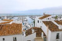 MARBELLA HOME RENTALS - Puerto Banus with Seaviews, 1BR apartment - Chambres d'hôtes Marbella