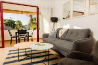Modern and Spacious 3 Bedroom Apartment By The Beach - Ferienwohnung Trou aux Biches