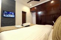 Habitación con cama grande