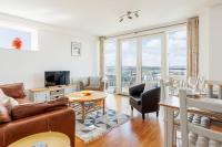 A Wave From It All - Extensive Harbour Views from Wrap-Around Balcony - B&B Poole