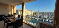 Residence Cap Hermes, Incroyable Vue sur le port, - Chambres d’hôtes Fréjus