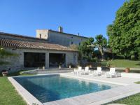 Gites le Fabras, espace de verdure, piscine collective et jeux - B&B La Bâtie-Rolland