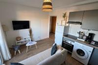 Small Bubble in Toulouse, France T2-Parking-1KmMetro-WiFi-Cosy - Chambres d'hôtes Ramonville-Saint-Agne