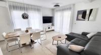 Apartment Pineta - 130m from the beach - Ferienwohnung Zadar