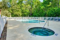 Condo w/ Pool & Hot Tub in Aberdeen Golf Villas! - B&B Longs