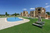 Arodamos Villa with a pool, children's games, and BBQ, perfect for 23 people! - Ferienwohnung Skouloúfia