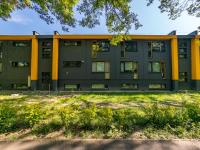 Apartament Fala By Metro No-AC Rolety Blackout A Fan Self-CheckIn Parkview 30min Metro to Narodowy Stadium Klub Stodoła SGH Public Parking Fast WiFi - Chambres d'hôtes Varsovie