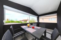 Apartment mit 2 Schlafzimmern und Balkon