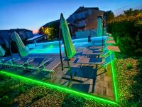 Apartments Lea with pool 2 - Ferienwohnung Malinska