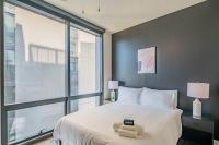 Lovely Studio - Modern HighRise DT, Pool, Gym, Parking - Bed and Breakfast