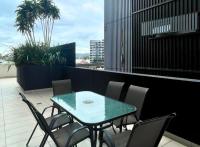 Spacious 2 Bedroom Apartment with Parking - B&B Brisbane