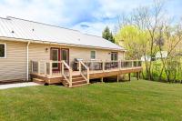 Enola Trail Getaway - bikes, rural, BBQ ,King bed, patio - B&B