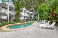 The Queenslander Family Townhouse Near Four Mile Beach - Chambres d'hôtes Port Douglas