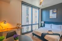 Blissful Studio High Rise DT, Pool, Gym, Parking - Bed and Breakfast
