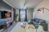 Elegant 1BD King Bed, Pool, Hot Tub, Gym, Parking - B&B