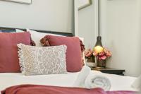 Tulip - The Urban Elegance - Bed and Breakfast Adelaide