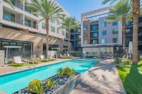 Chic 1BD - Pool, Gym, Parking, W-D - Sleeps 4 - B&B Tempe