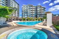 Top-Floor Apartment Near Shops and Aboretum views - Hosted by Canstay - B&B Phillip
