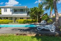 Kisana Residence - Stylish Studio with balcony, view on pool and garden - B&B Grand Baie