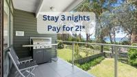 Sabia Beach House 2.0 - Beachfront - Sleeps 6 - Bed and Breakfast
