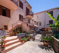 Apartments Fortuna - Bed and Breakfast Novalja