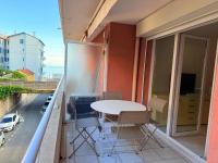 Les 3 Îles Appartement 2 pièces climatisé à 50 m des plages - B&B