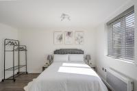Luxurious 2 Bed with Free Parking near Chelmsford City - B&B
