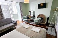 Apartment - Sleeps 6 - Self Check In - Beach Close - Bed and Breakfast Portsmouth