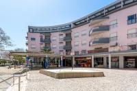 Tropical 2 BDR Apt in Lagos Centre by LovelyStay - B&B