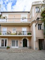 Double Room (1 Adult + 1 Child)