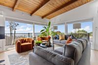 Serene Oceanview Escape with Expansive Deck home - B&B El Granada