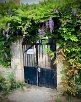 Cosy gite in medieval village - B&B