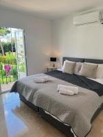 2 Bed Apartment in Bena Vista, Estepona - Chambres d’hôtes Estepona