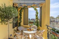 Luxurious penthouse, 2 bedroom suites, 3 spacious terraces, gorgeous views of mountains and sea, - Chambres d'hôtes Nice