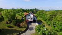 Villa Merkur Orahovica - Holiday Home with Pool and Indoor Jacuzzi - Chambres d’hôtes Orahovica