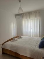 Earth T2 - B&B