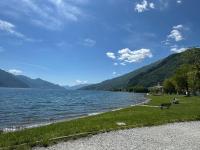 The Music of The Lake - Lake Front with three Bedrooms - Bed and Breakfast Dongo