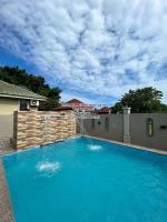 The Pool Casa Kuantan - with Private Pool, BBQ near Teluk Cempedak, Tg Lumpur, ECM, KPJ, Menara 188, 4bilik AC, Ruang Tamu AC - Chambres d'hôtes Kuantan