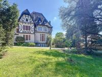 Sahler Duplex 20th-Century Château - B&B