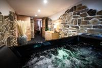 Teak - Wellness-Ferienwohnung im Buchenwald - Bed and Breakfast