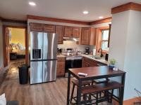 Charming Downtown Bryson City SkyLoft Apt 2 - Perfect for Couples! - B&B